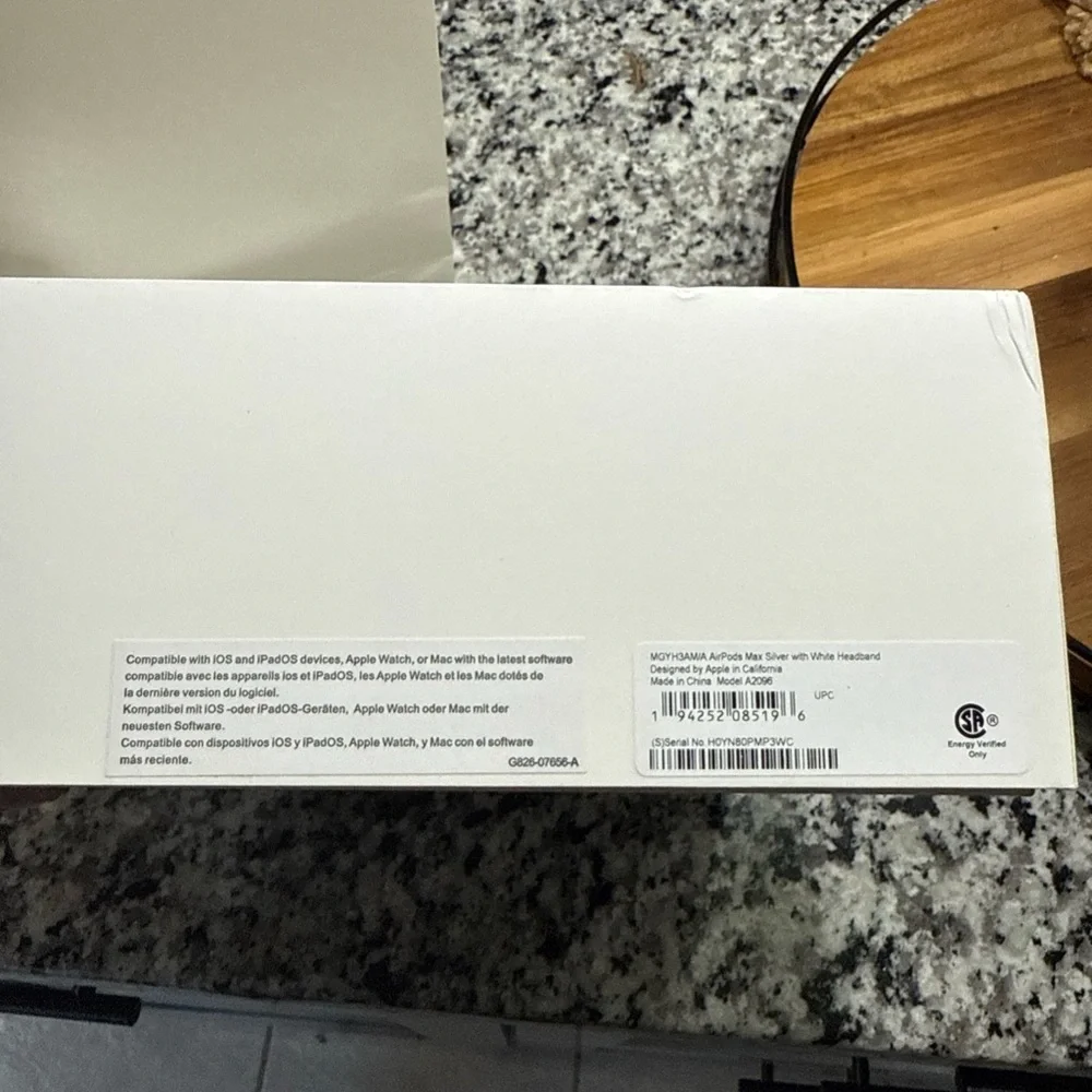 Apple apples airpod