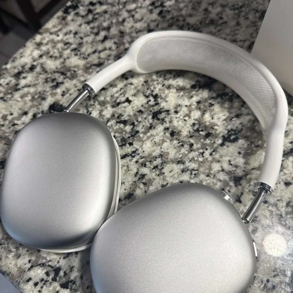 Apple apples airpod