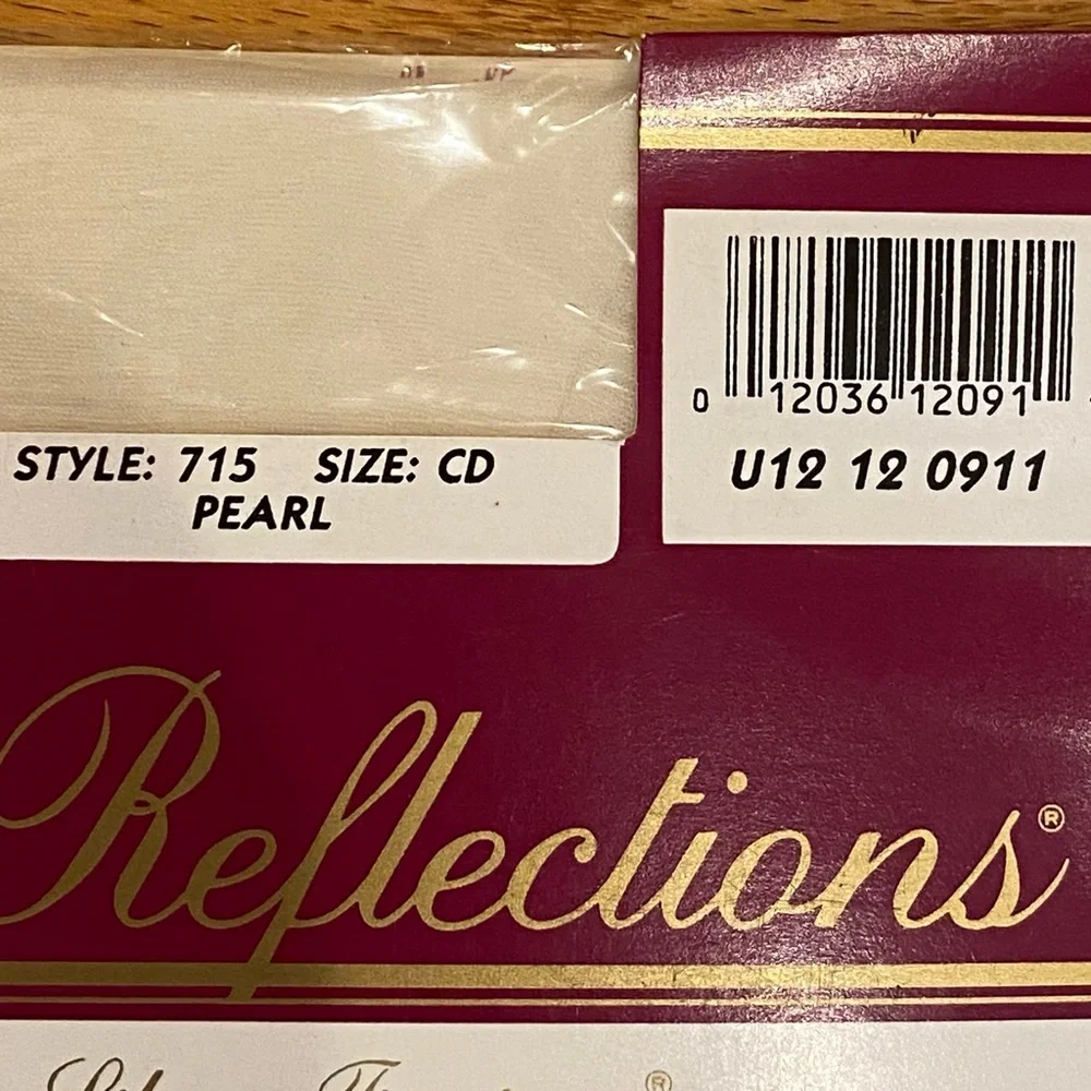 NWT Hanes Vintage Silk Reflections Pearl Pantyhose Hosiery Sandalfoot C D