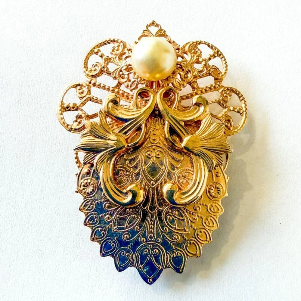 Jane Angel Of Love 1998 Gold Tone Filigree Faux Pearl Brooch