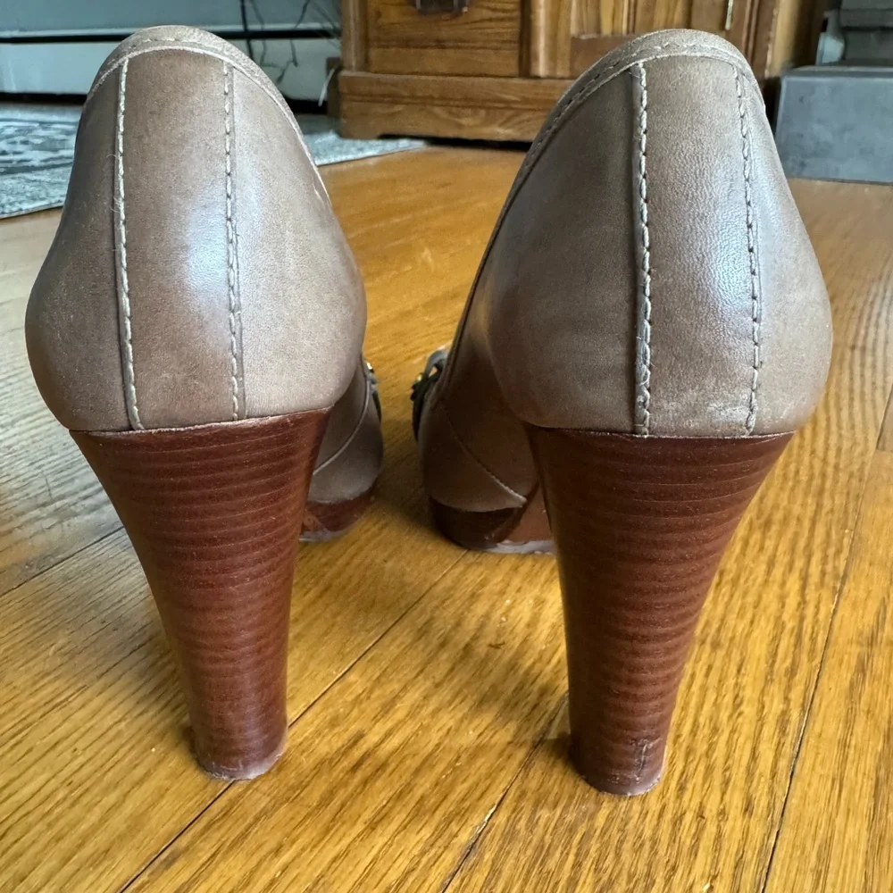 Tory Burch heel tory stacked