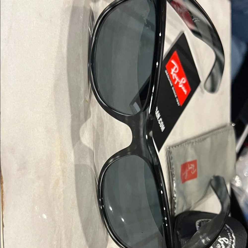 Ray-Ban glossy black