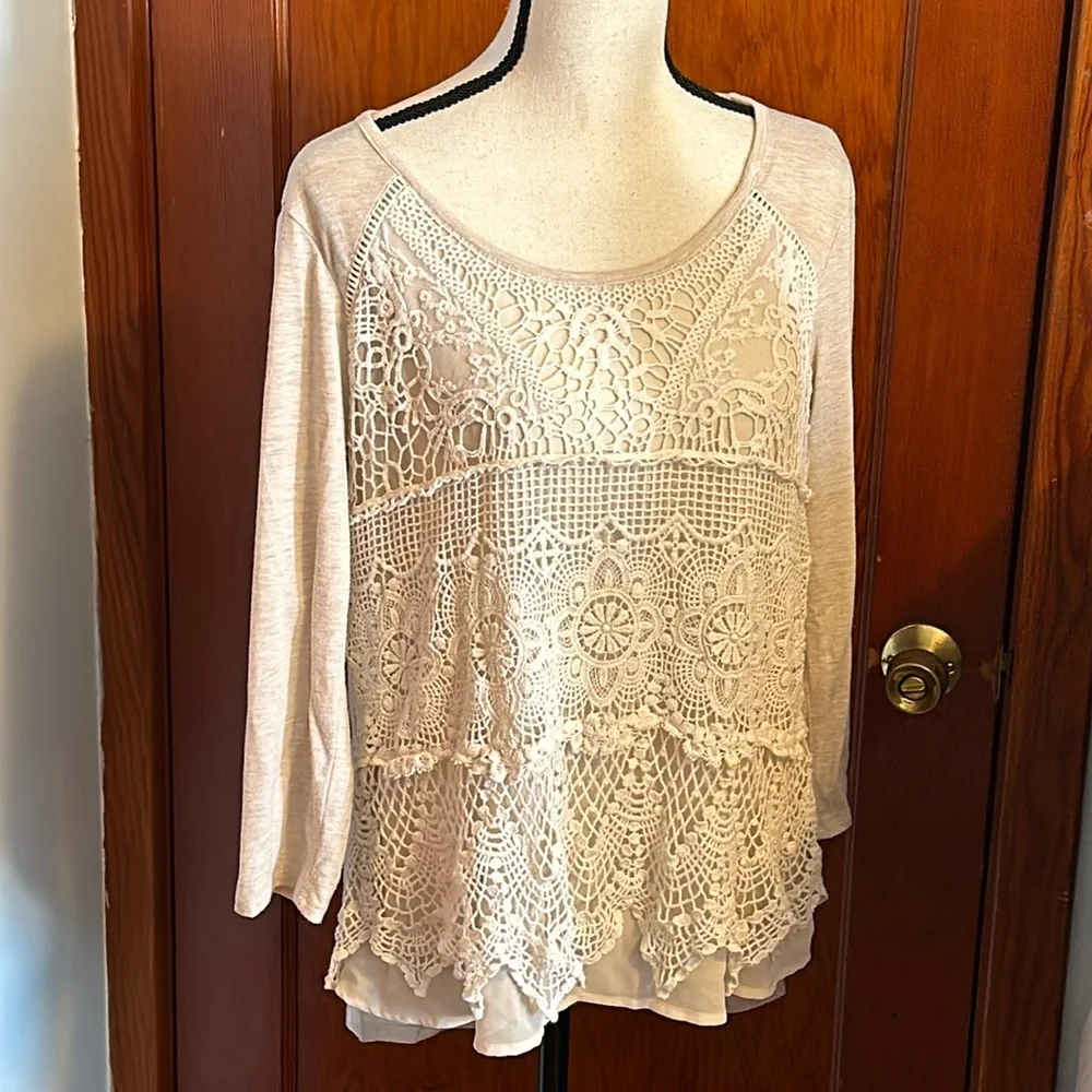 💜💜 Lace Front 3/4 Sleeved Ladies Top Size L by EYESHADOW