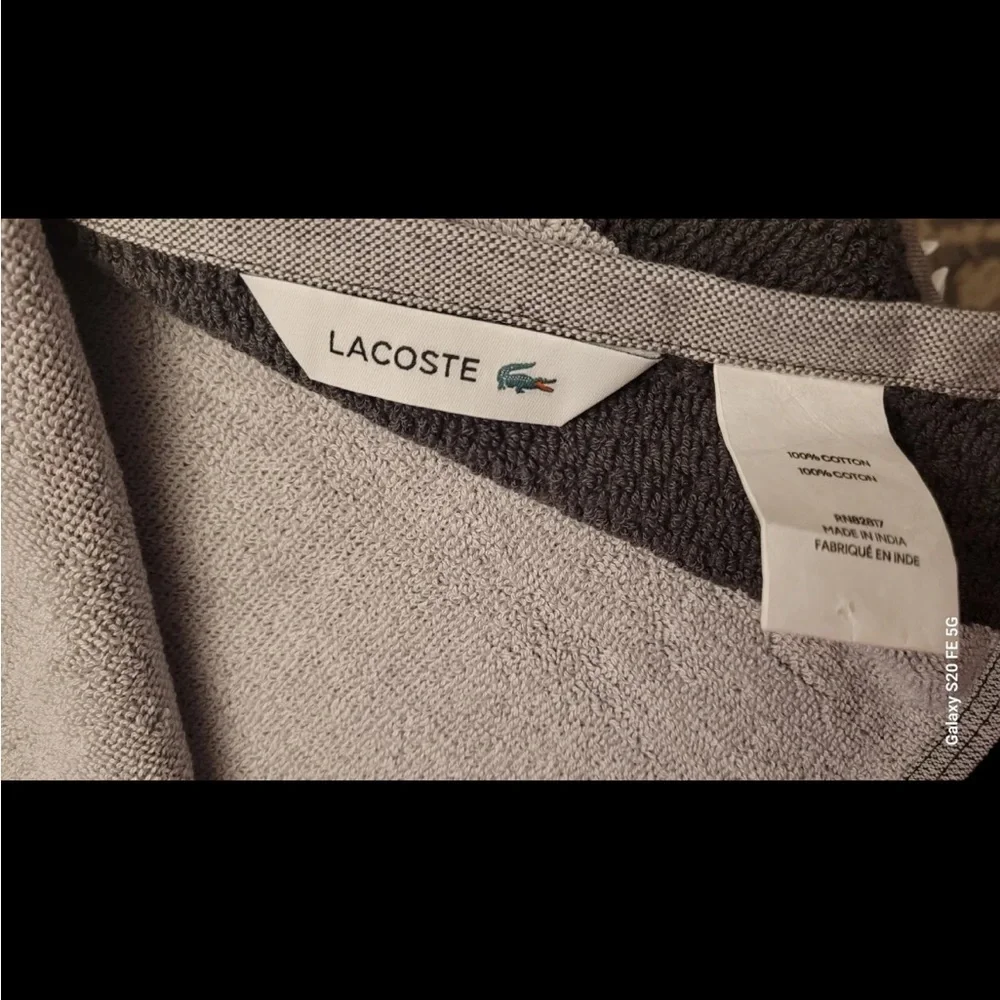 Lacoste wrap yourself