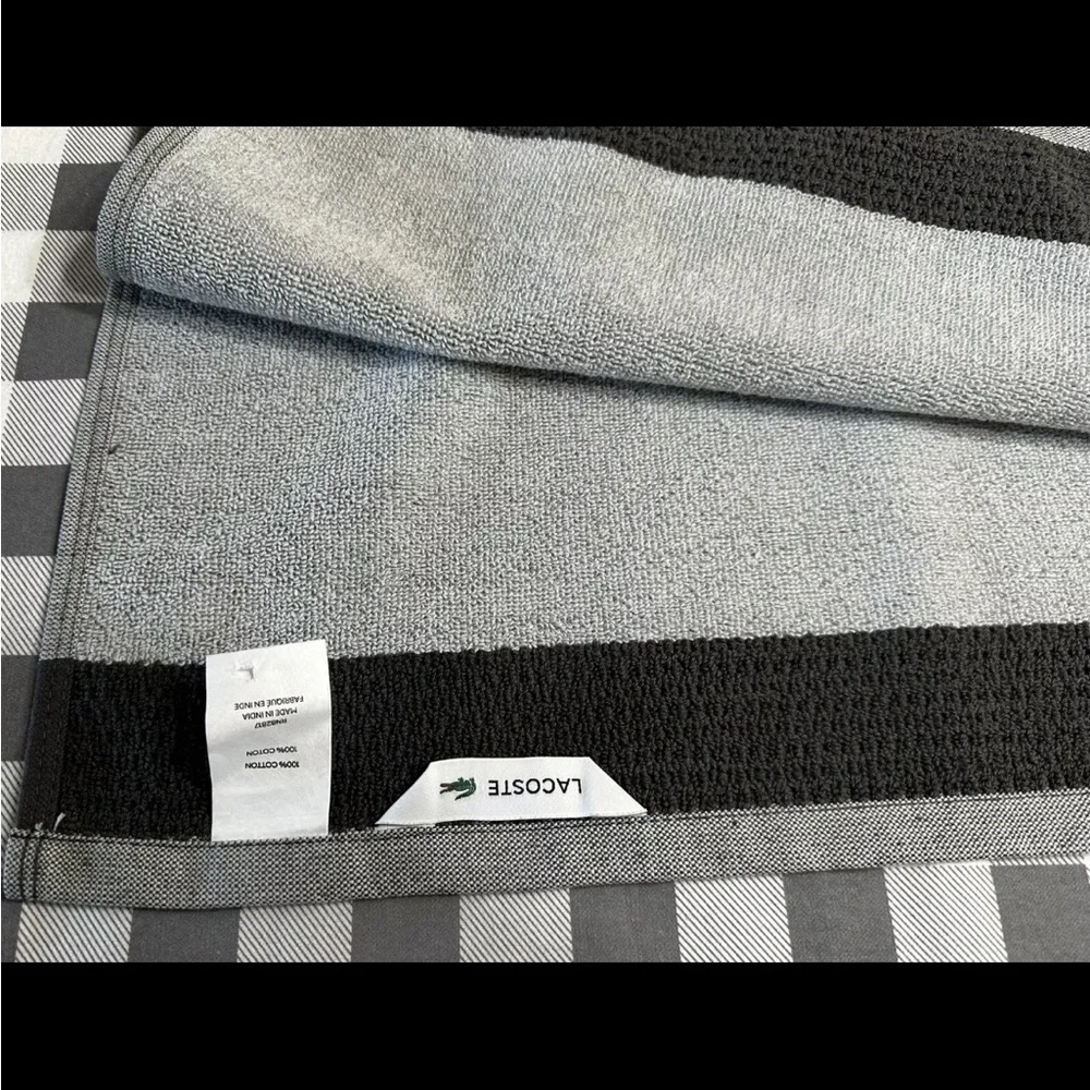 Lacoste wrap yourself