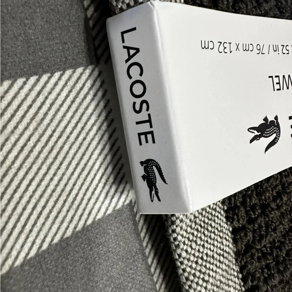 Lacoste wrap yourself