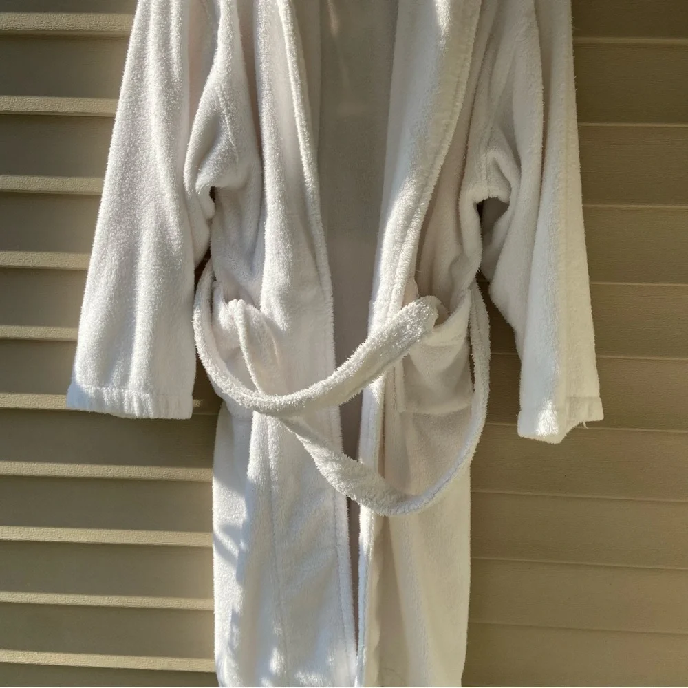 Gently Loved Sz-L/XL Robe By:”Hotel Collection” Luxurious💯Cotton White Bathrobe