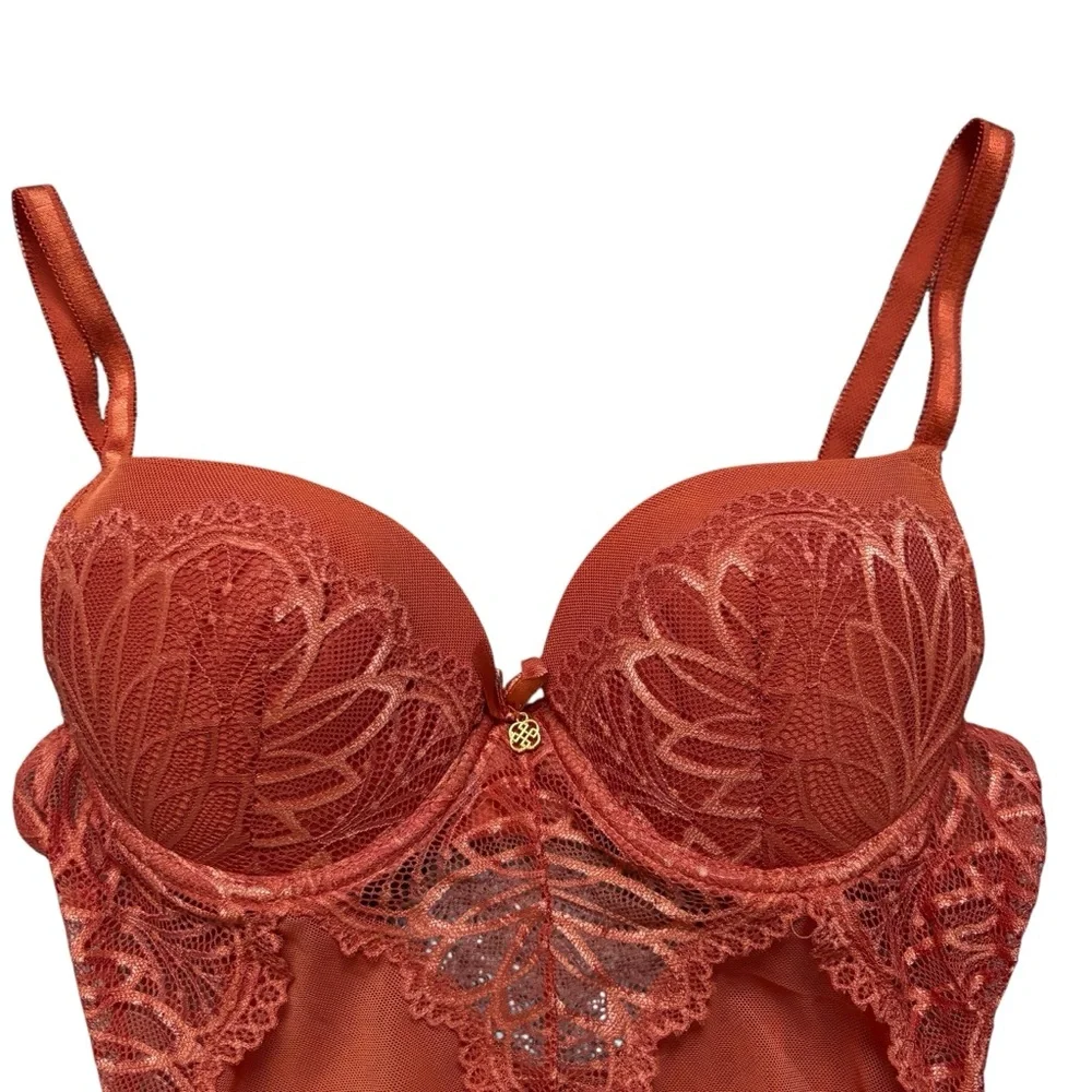 Daisy Fuentes 10% underwire
