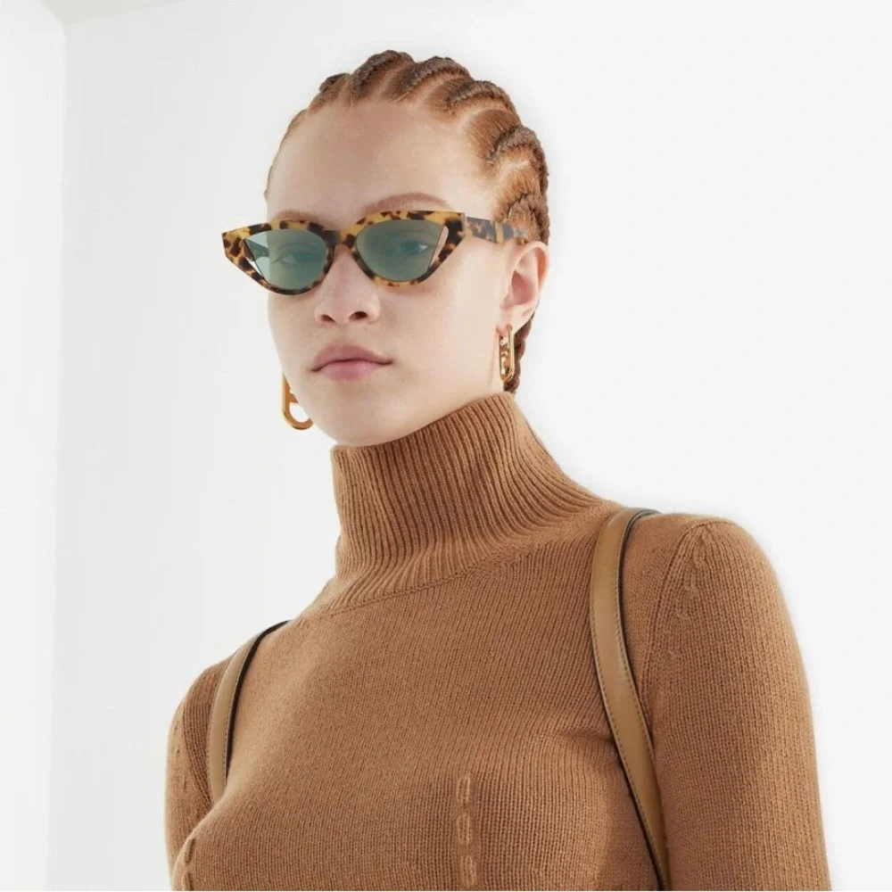 Fendi‎ Cat Eye Sunglasses