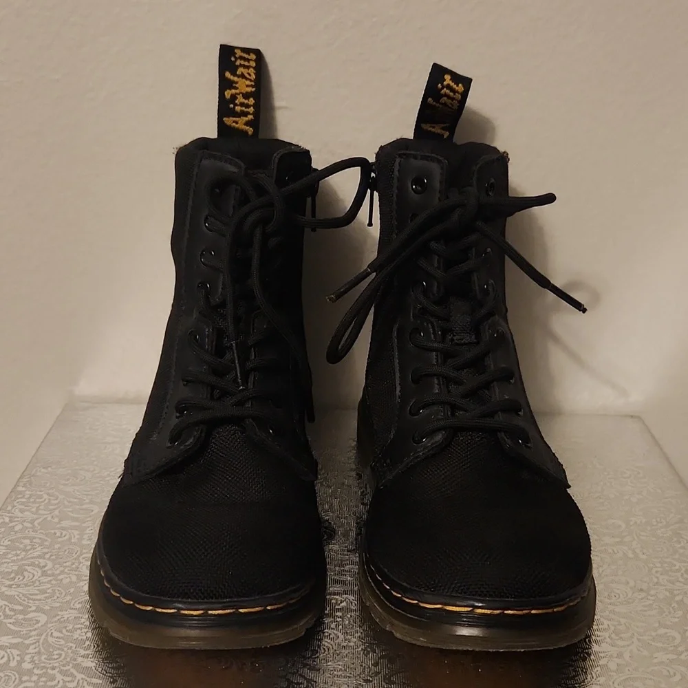 Dr. Martens sleek black