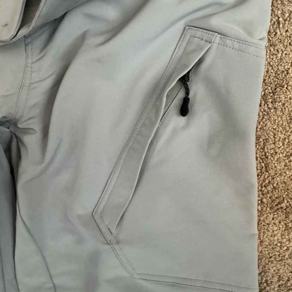 Gillz nwot grey
