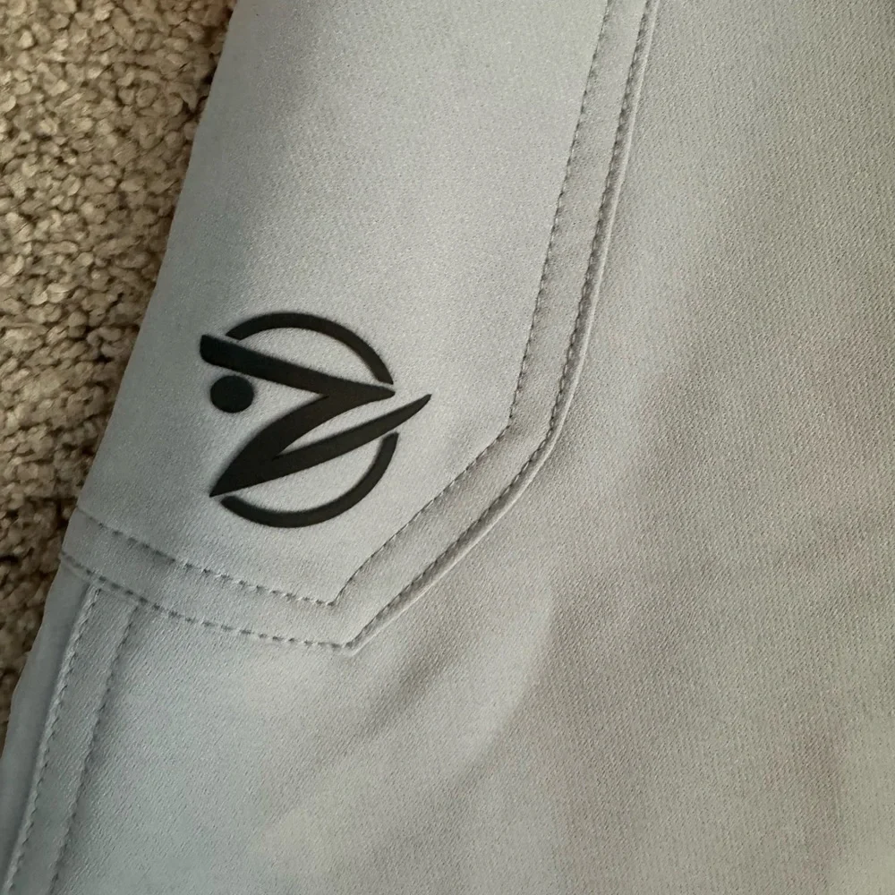 Gillz nwot grey