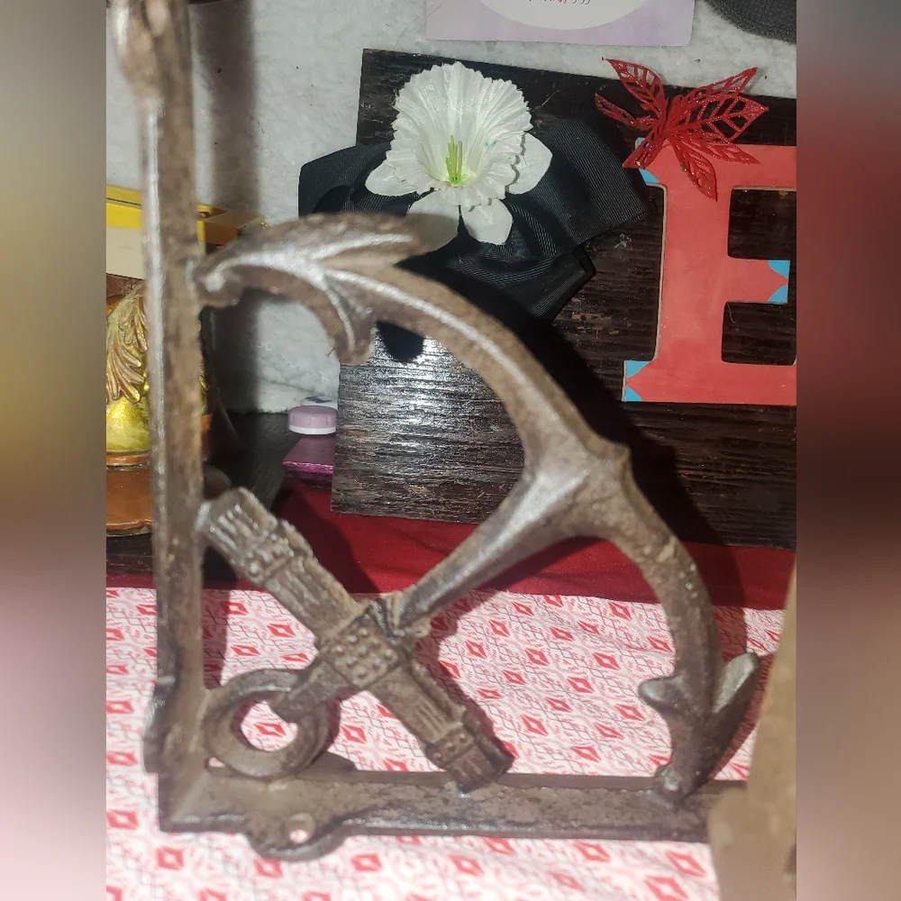 N/A ornate metal