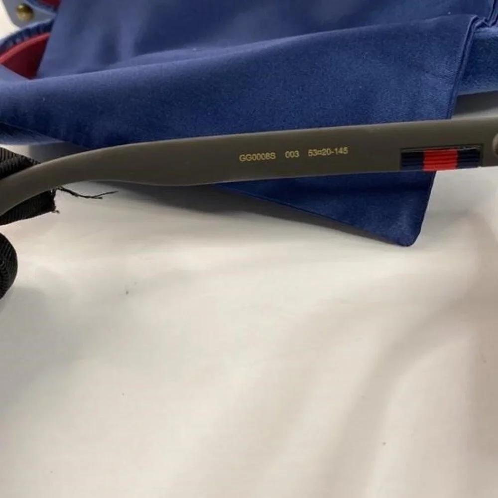Gucci black gg0008s