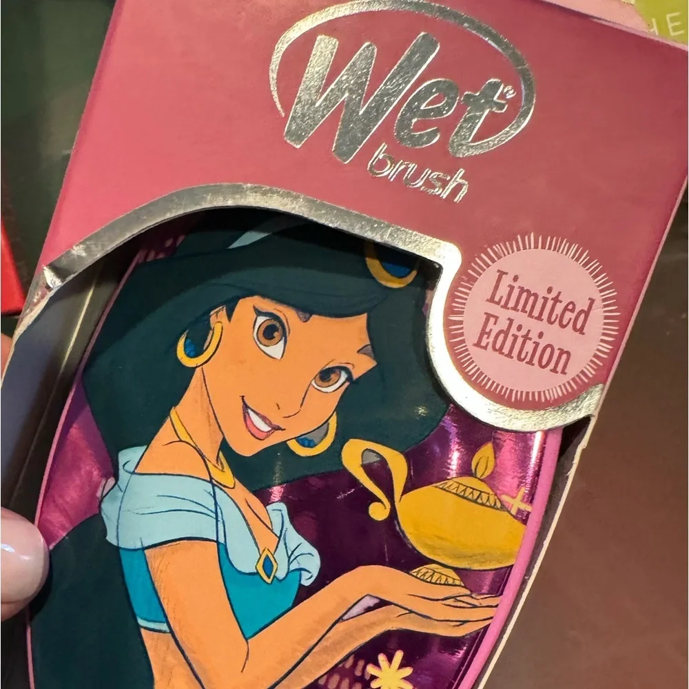 wet brush Disney collab see pic