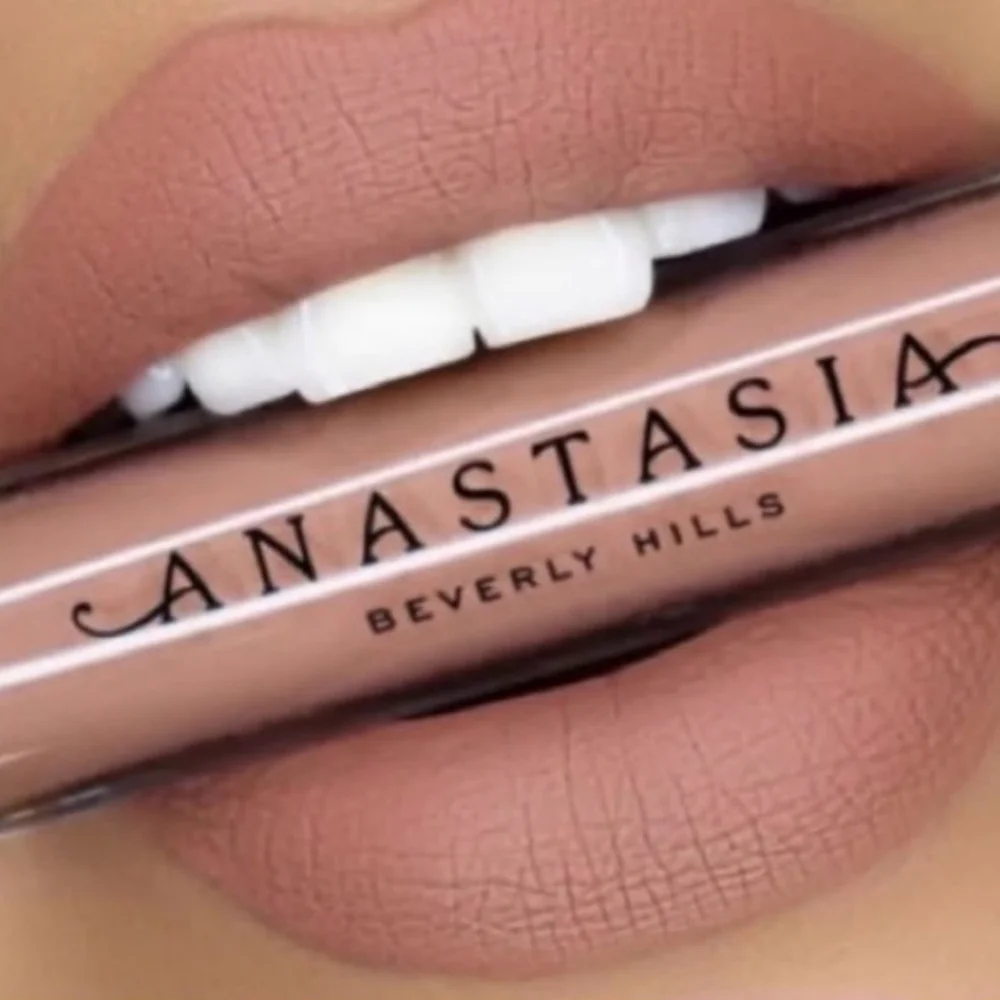 Anastasia Beverly Hills shade stripped