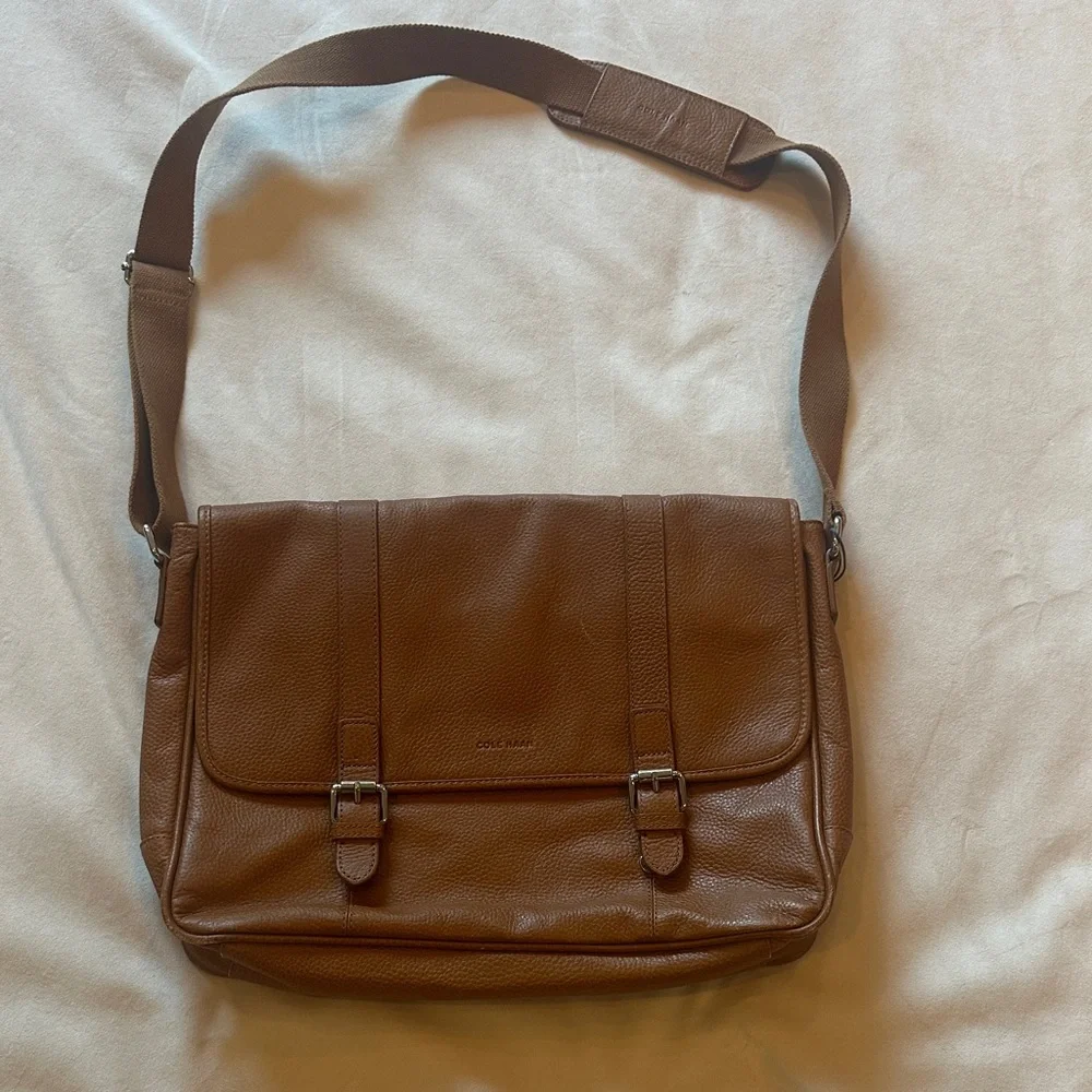 Classic Brown Leather Messenger Bag
