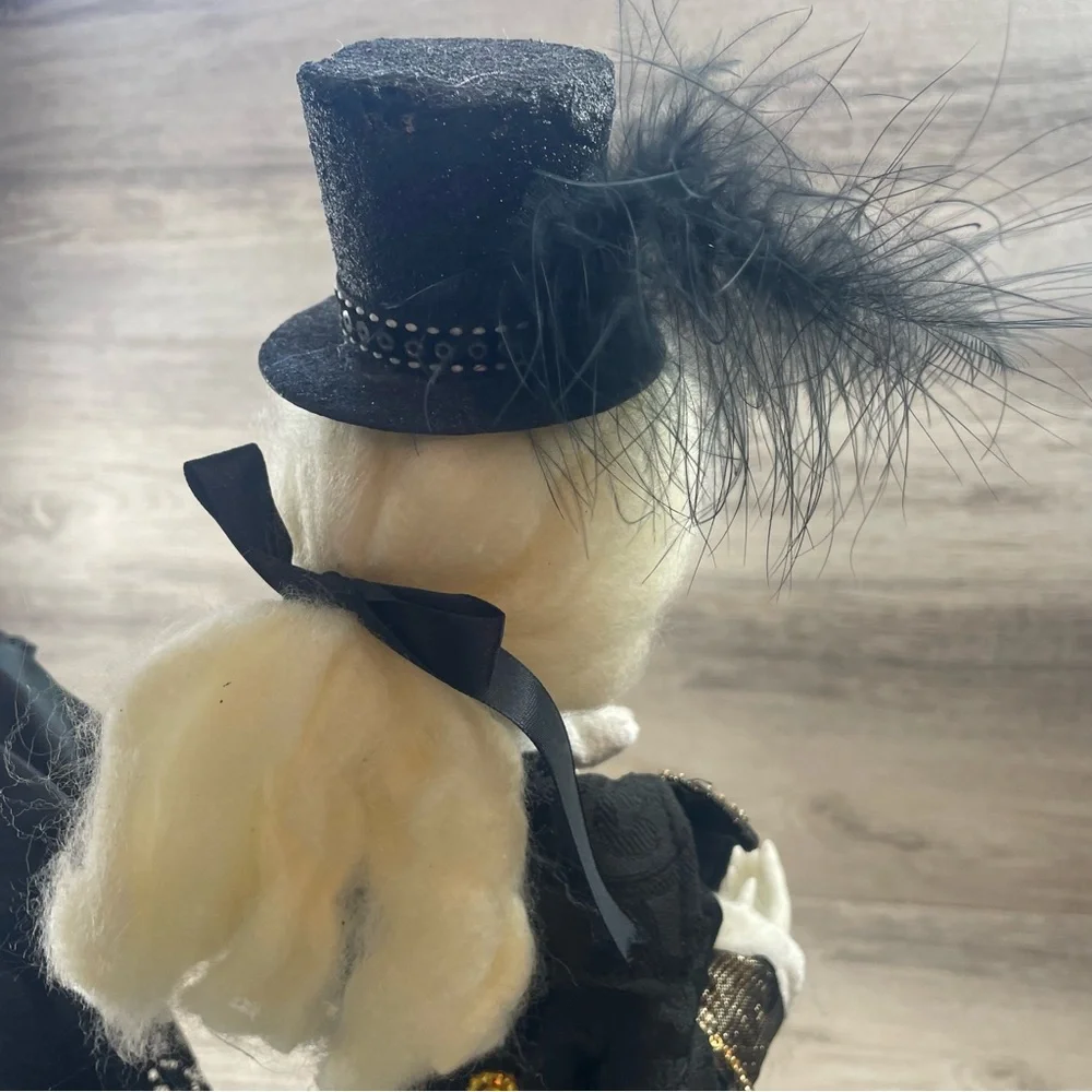 N/A groom hat
