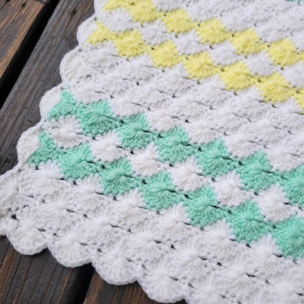 N/A nursery blanket