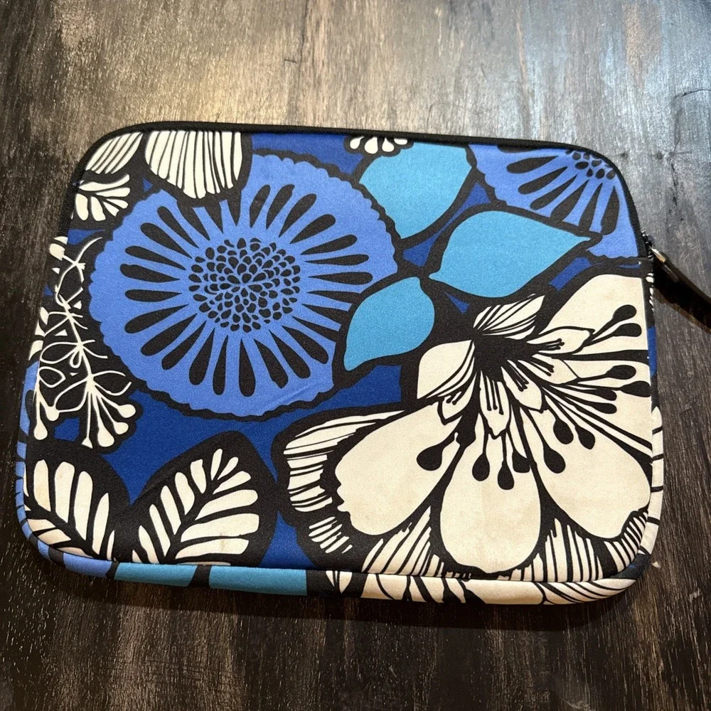 Vera Bradley Neoprene Blue Bayou Tablet/iPad Sleeve Blue Bayou Padded 10x8 Bag