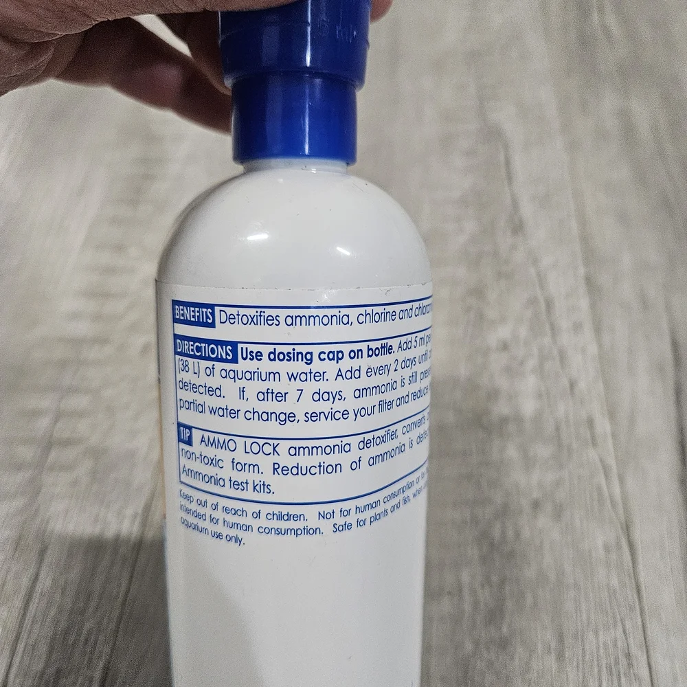 API AMMO-LOCK Freshwater and Saltwater Aquarium Ammonia Detoxifier 16-Ounce A-31