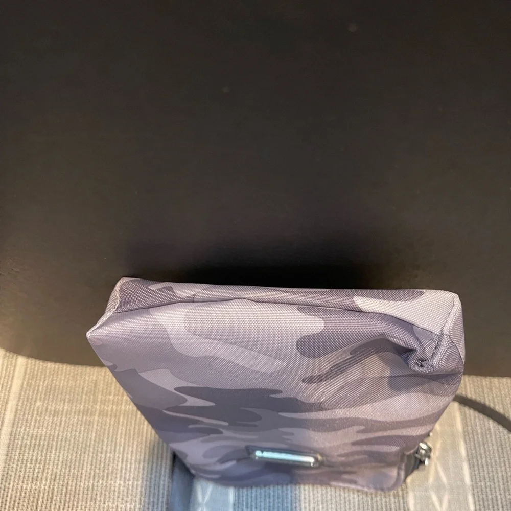 Baggallini stylish bag use