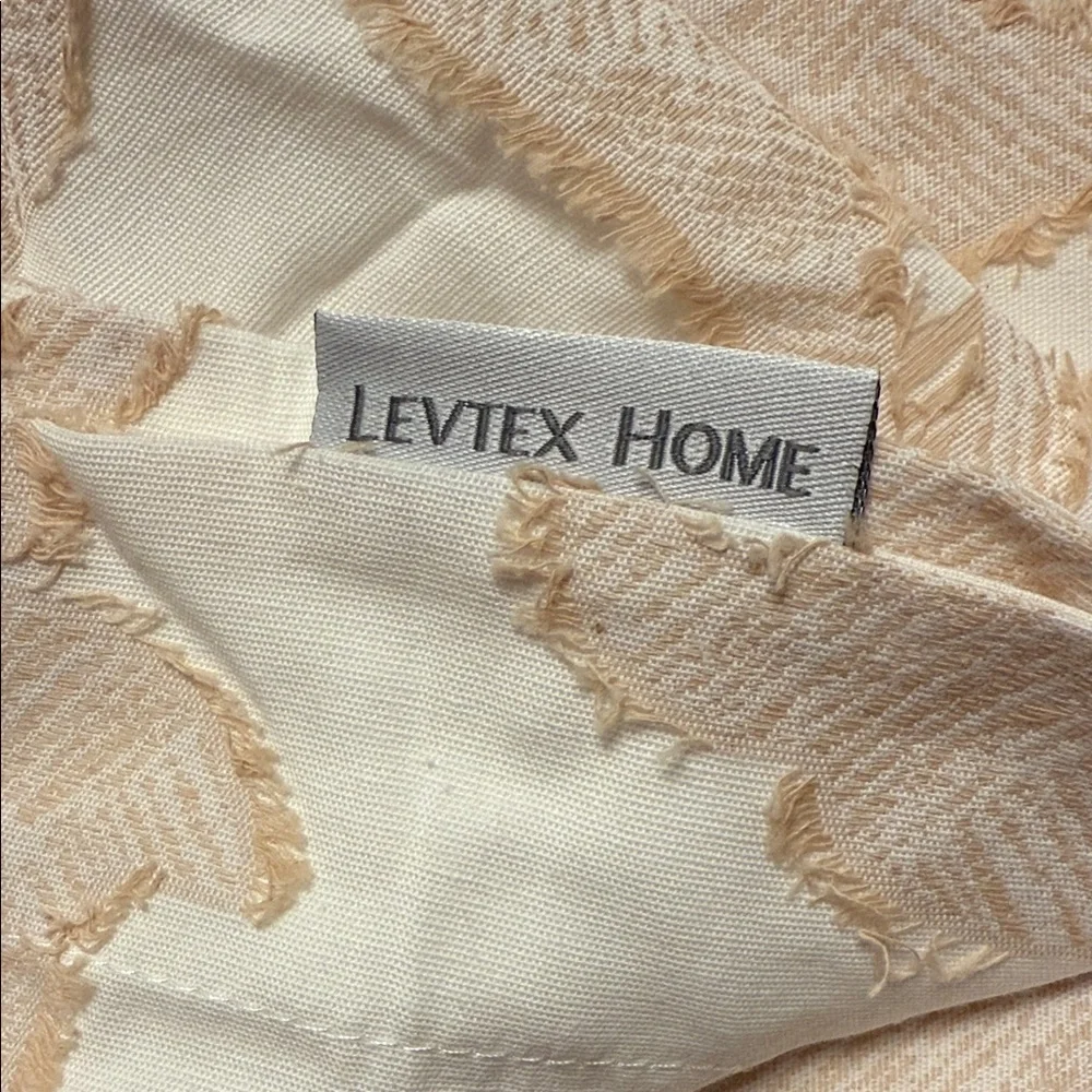Levtex floral background features