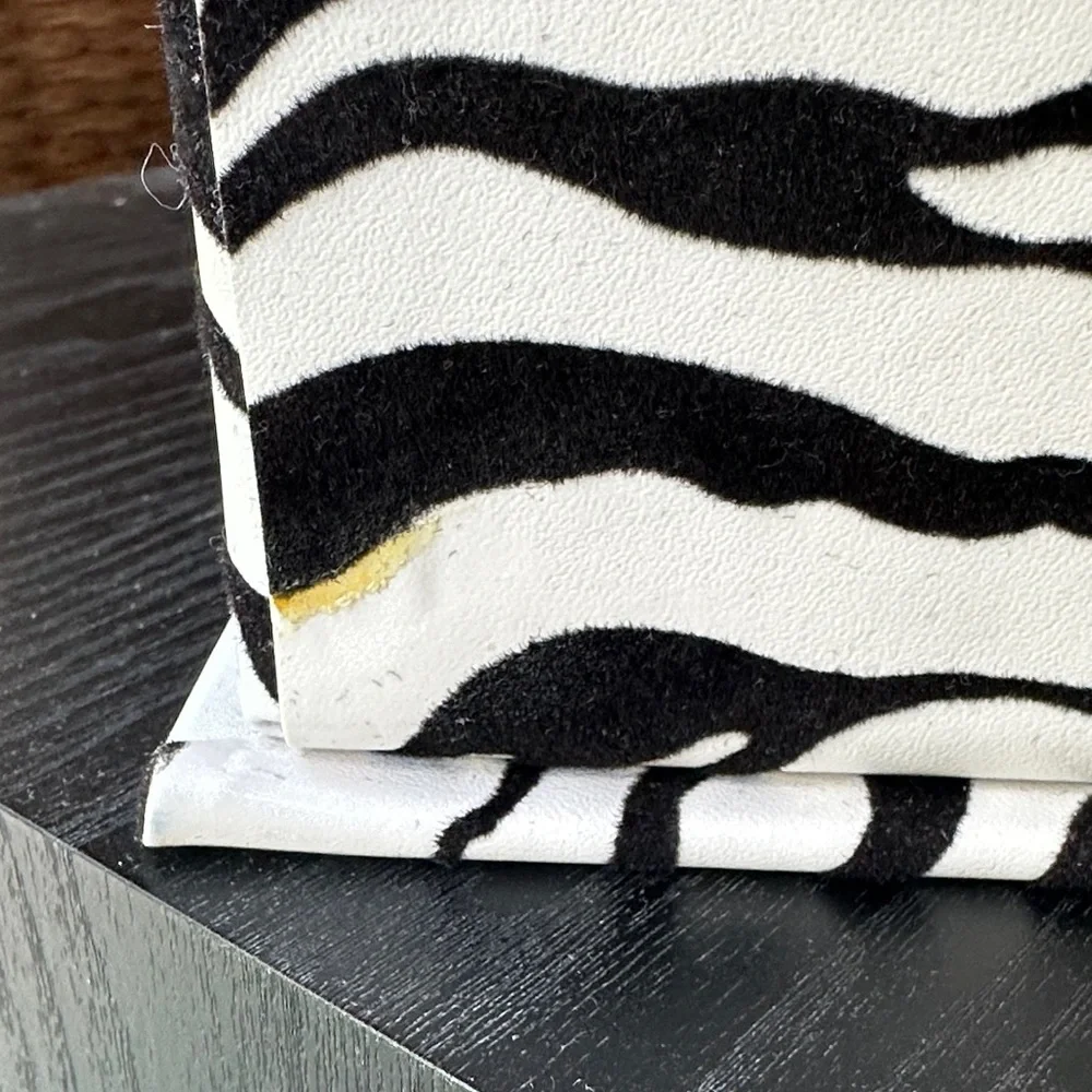 MYX Inc flocked zebra