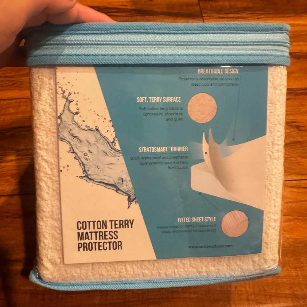 NIB New Lucid White Cotton Terry Mattress Protector - Full Fitted Sheet