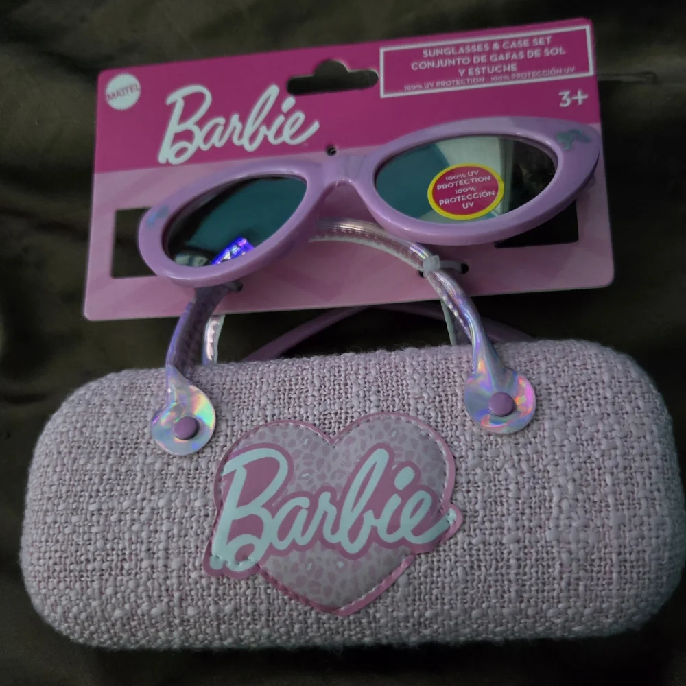 Barbie chic sunglasses