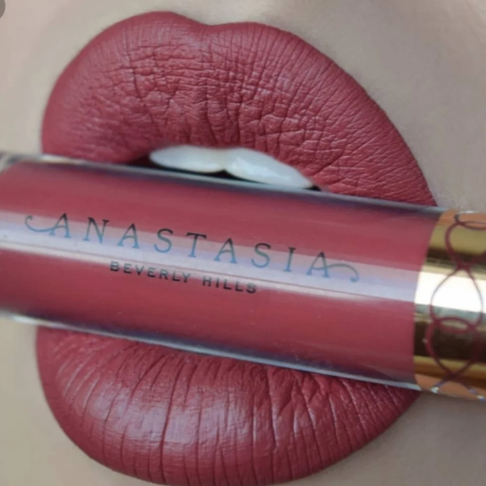 Anastasia Beverly Hills shade dazed