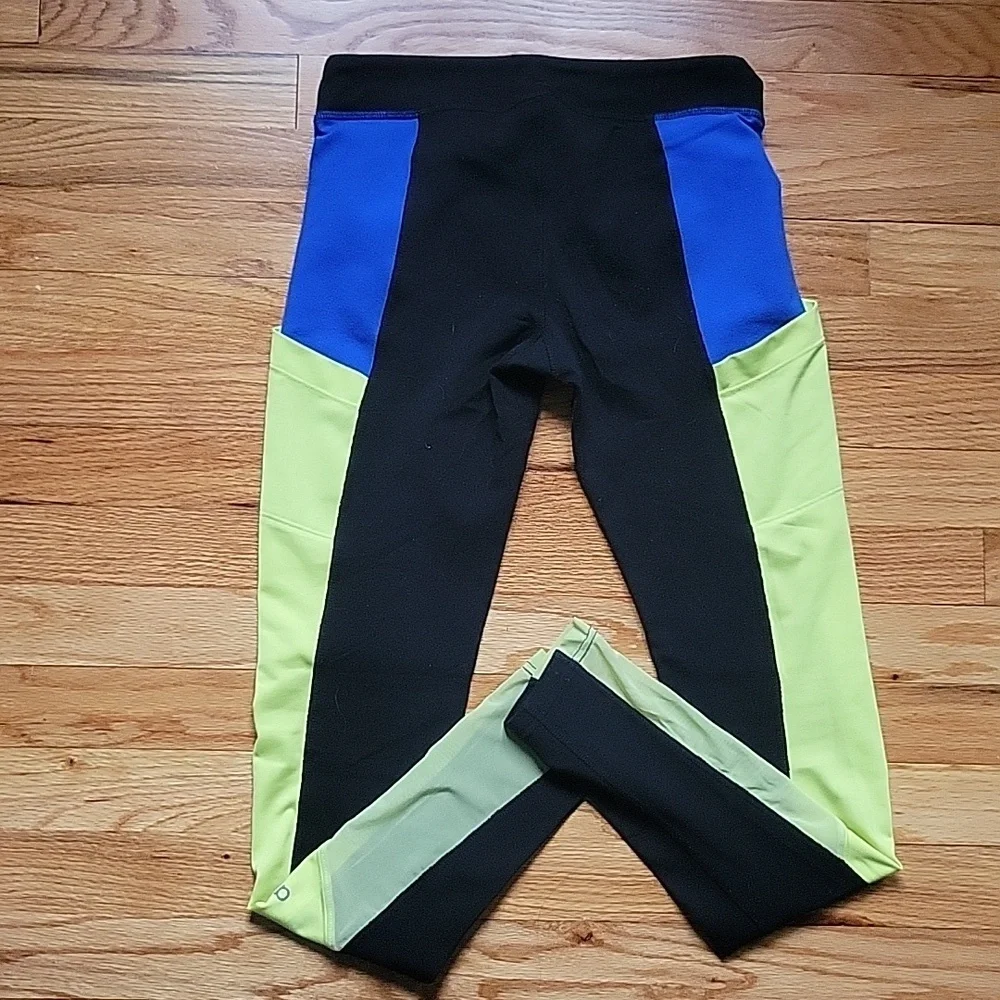 ALO Yoga mesh panels