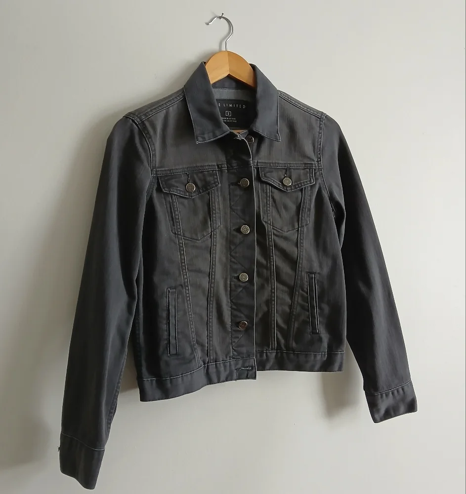 The Limited size small