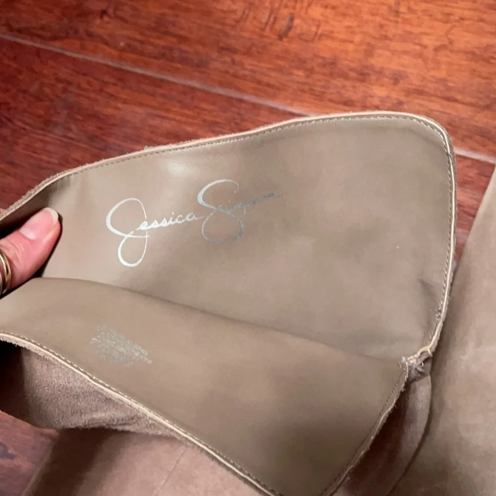 Jessica Simpson winter basic