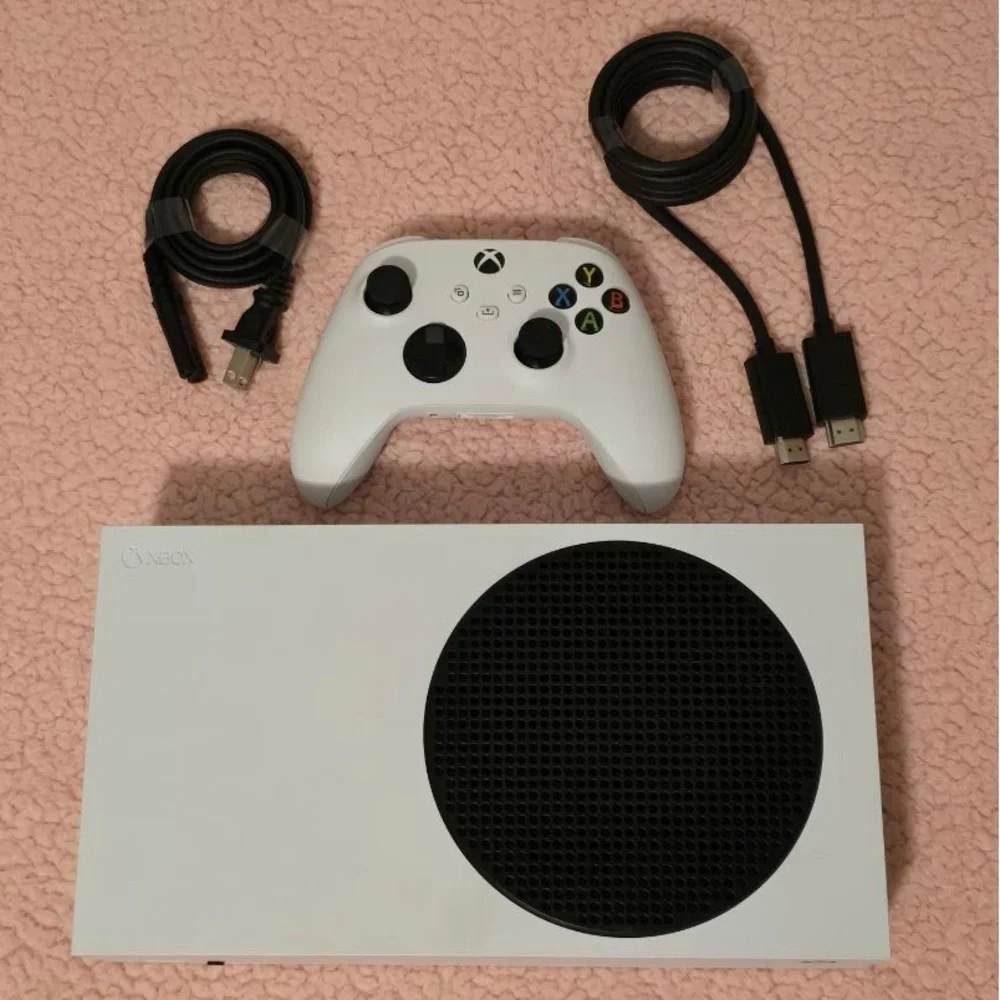 Xbox Series S (512GB model) (one controller, HDMI & power cord included) - white