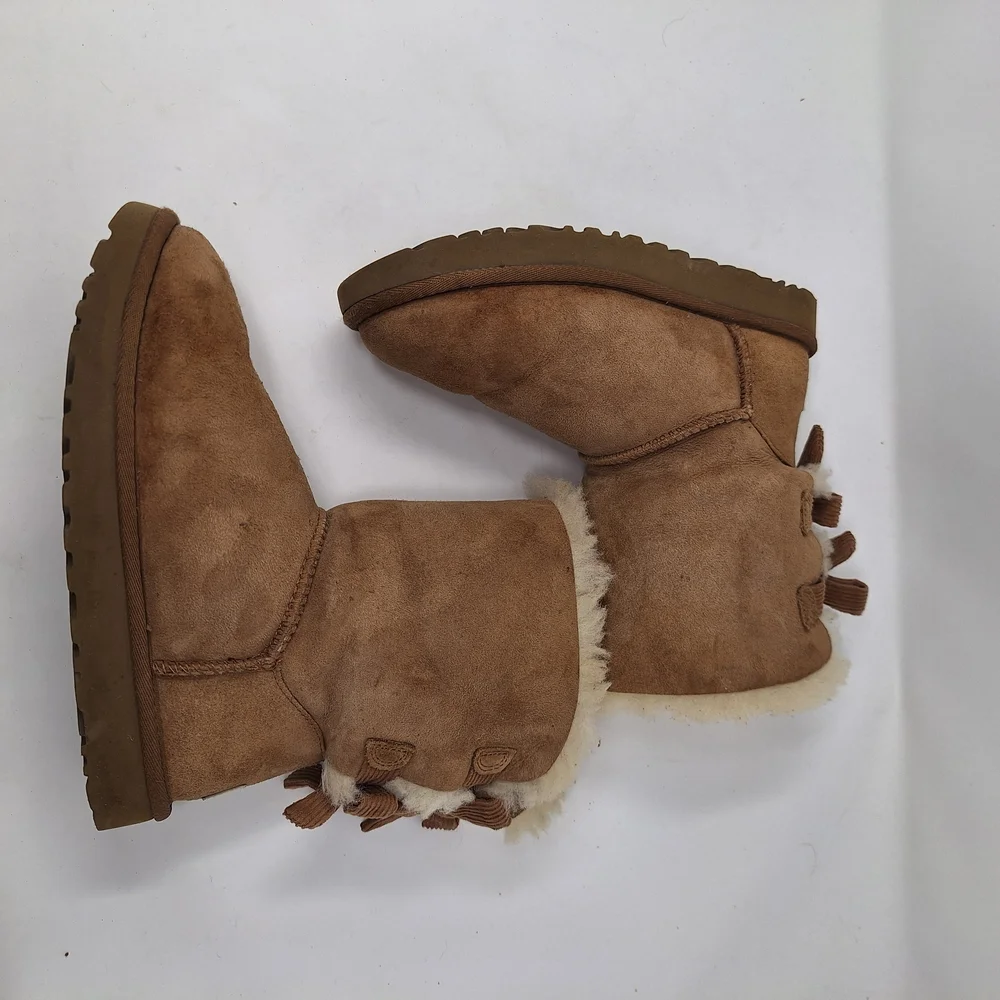 UGG step into
