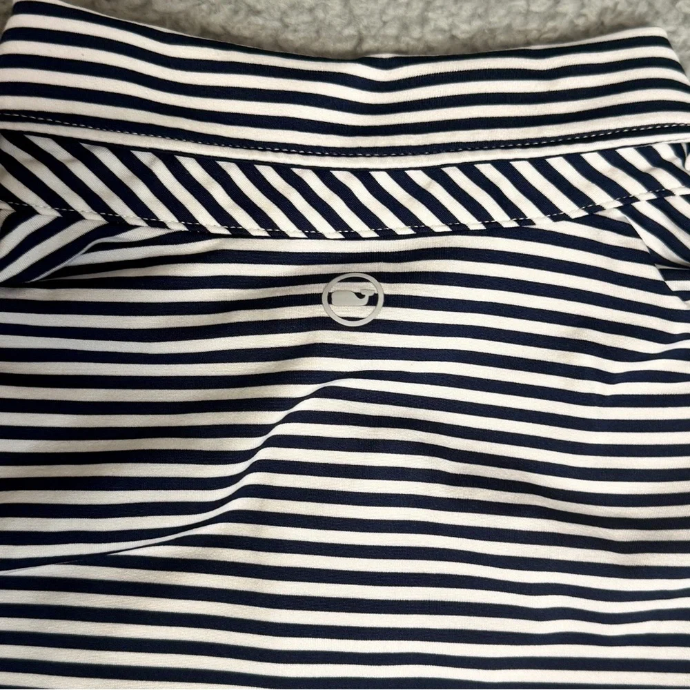 Vineyard Vines stylish black