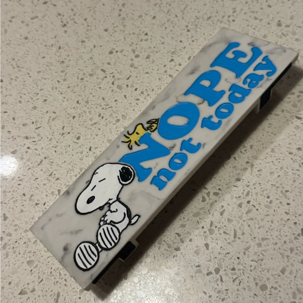 Source Unknown fun desk
