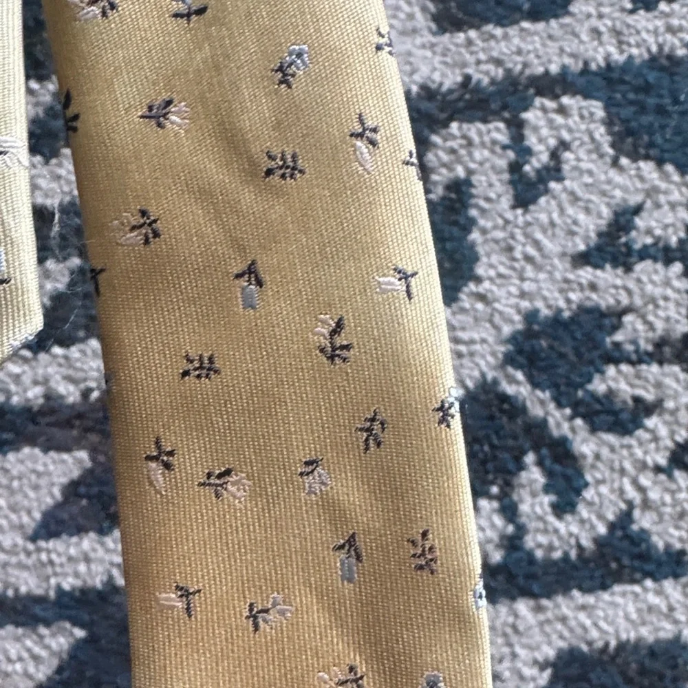 Joseph Abboud tie neck adjustable