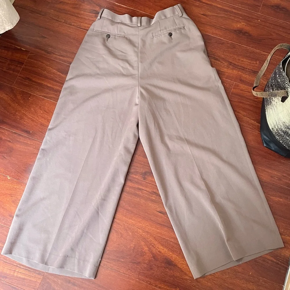 N/A stylish beige