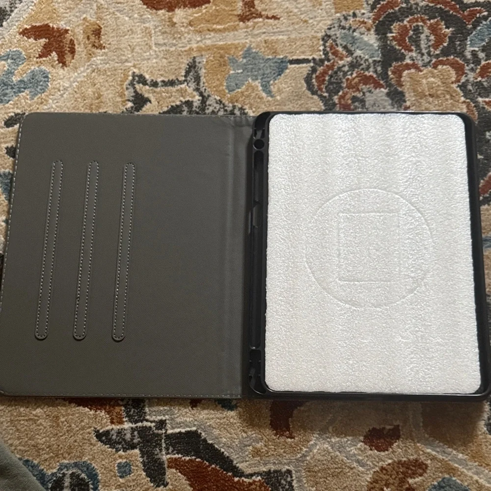 Coach stylish folder