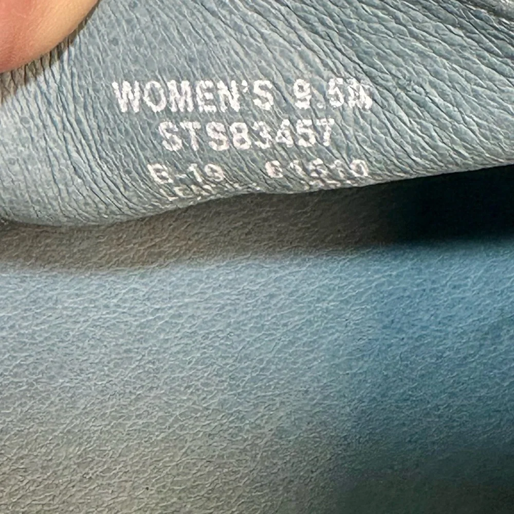 Sperry questions comment leave