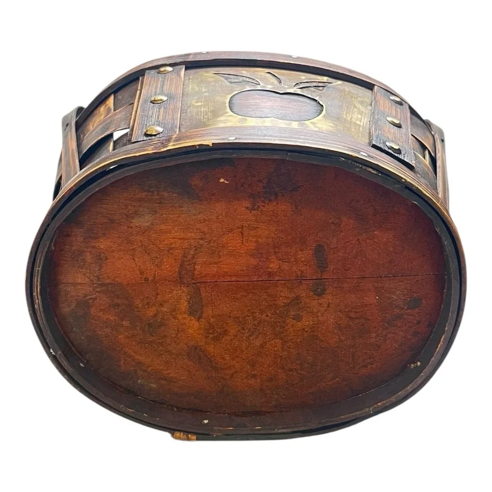 The Unbranded Brand wood tin
