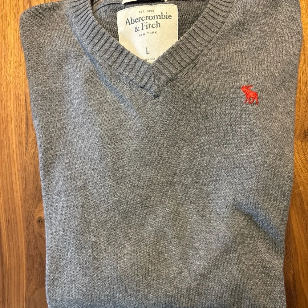 Abercrombie & Fitch pullover add