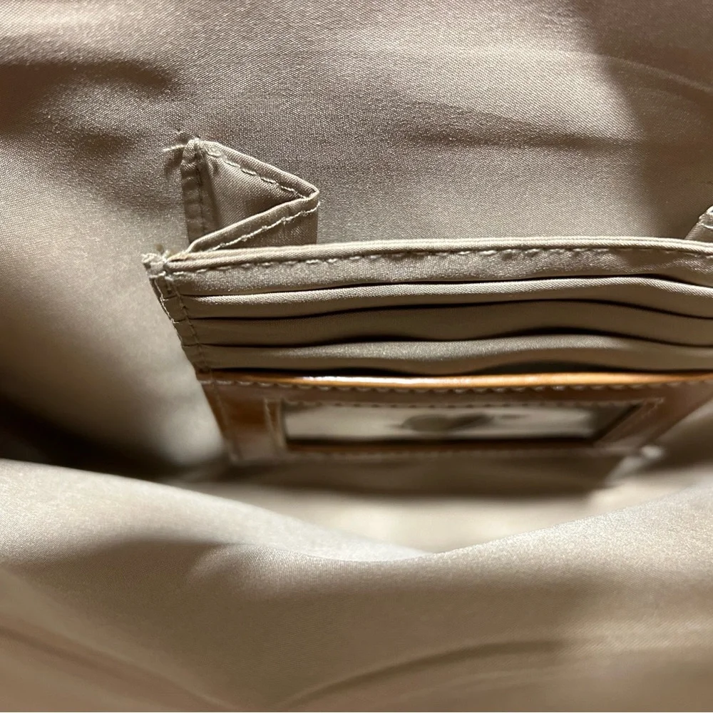 Giani Bernini this stylish