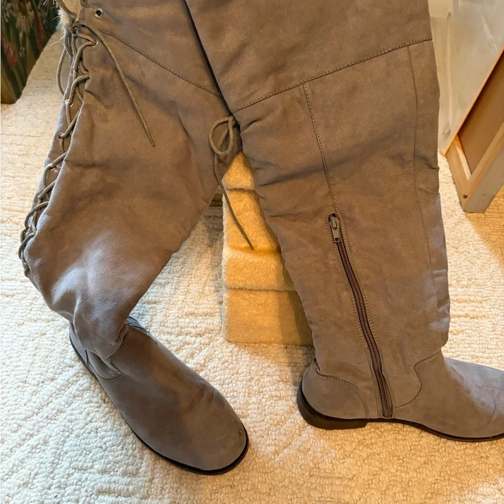 Gray Suede like Over-the-Knee Boots with lace up back & grommets at top. Sz 7