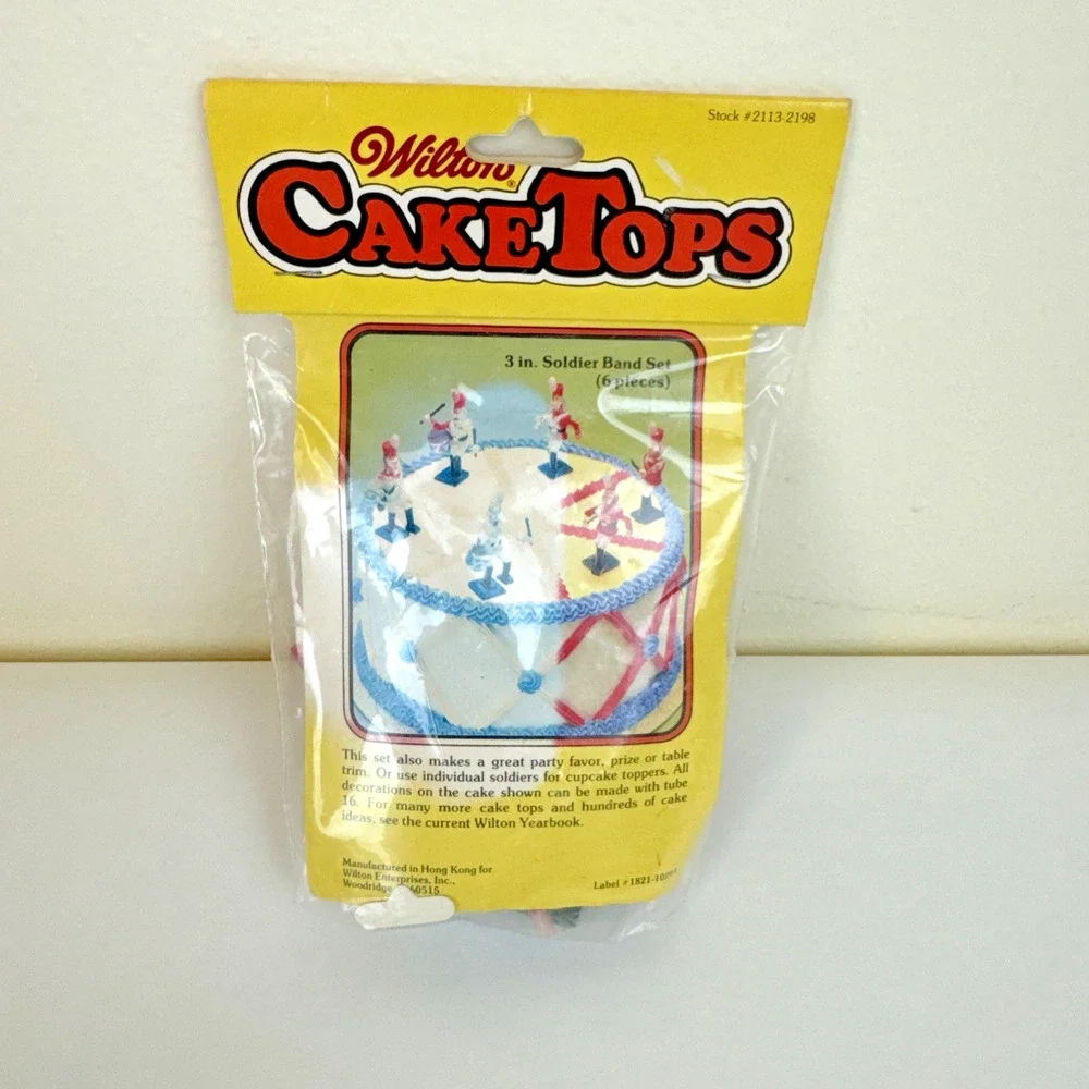 Vintage Wilton Cake Tops Plastic 3