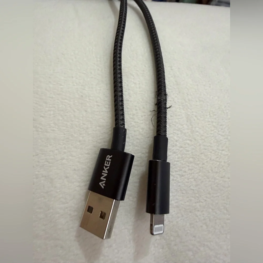 Anker versatile apple