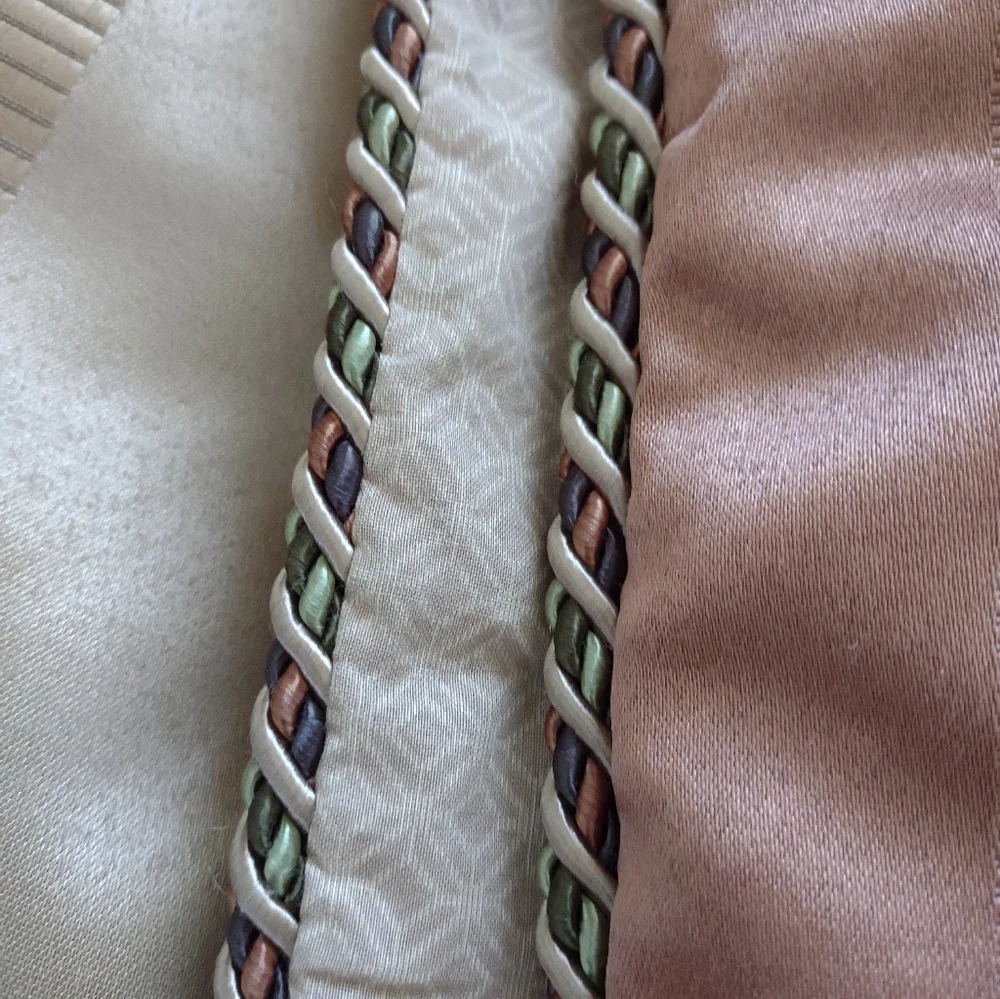 Croscill Comforter Carrington Stripes Twisted Cord Trim + Bedskirt