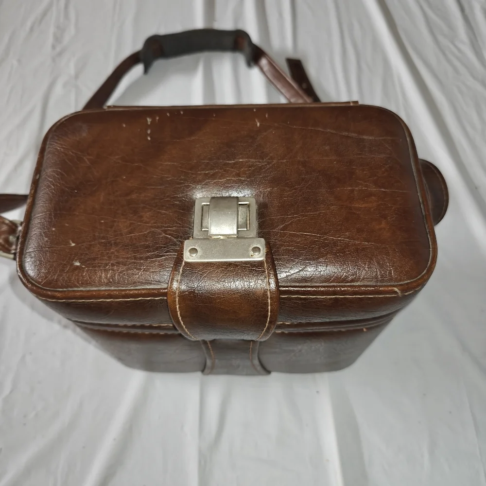 The Unbranded Brand vintage brown